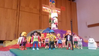 Foto: Josephsgeschichte mit Spielfiguren dargestellt