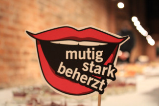 mutig stark beherzt